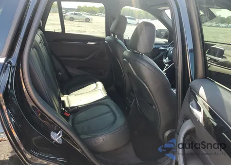 2018 BMW X1 xDrive28I z USA, uszkodzony, nr VIN WBXHT3C31J5L30982